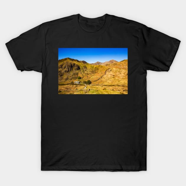 Snowdon summit from the viewpoint on A498 T-Shirt by dasantillo